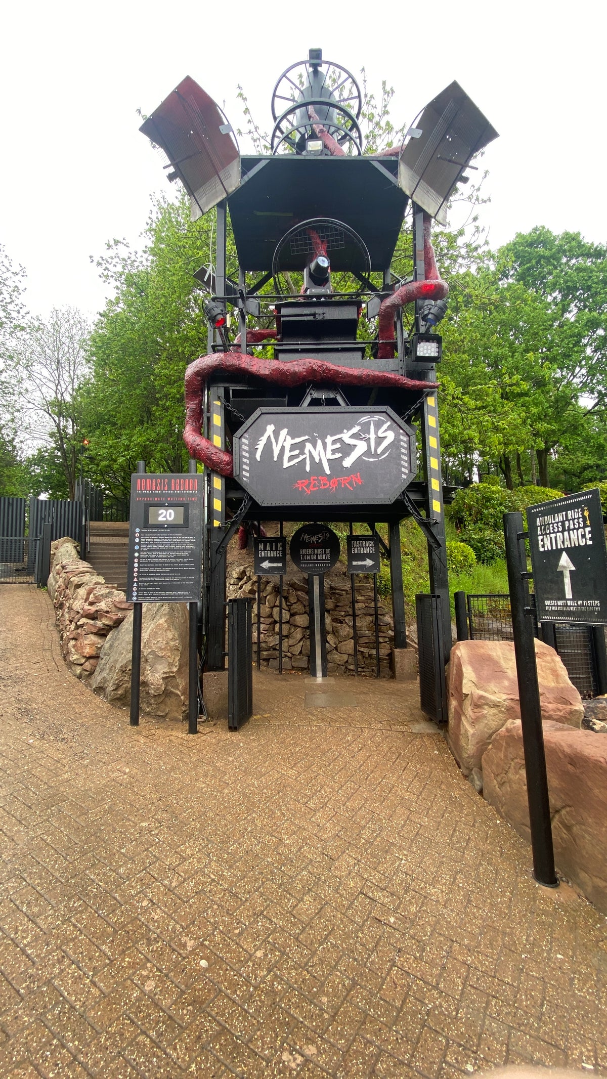 Alton Towers Waterpark: Tropical Cyclone & Flash Floods…
