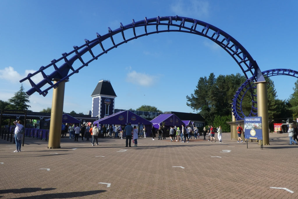 Alton Towers entrance photographed by DS Pugh, CC BY-SA 2.0