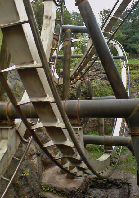 Photograph of the original Nemesis rollercoaster at Alton Towers by Paul Harrop, CC BY-SA 2.0