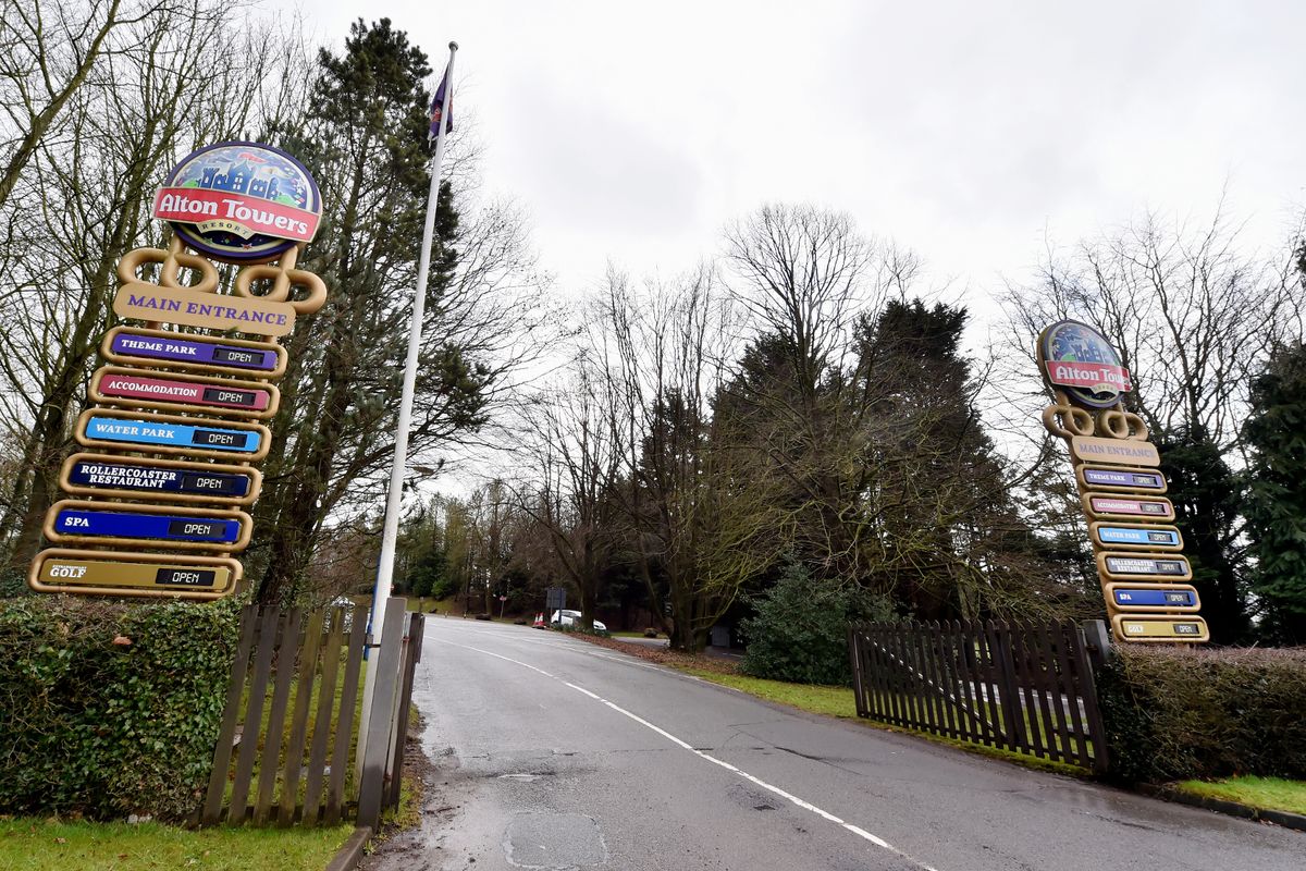 Alton Towers Parking: Cost, Best Entrances, and How to Avoid the Post-Fireworks Queue