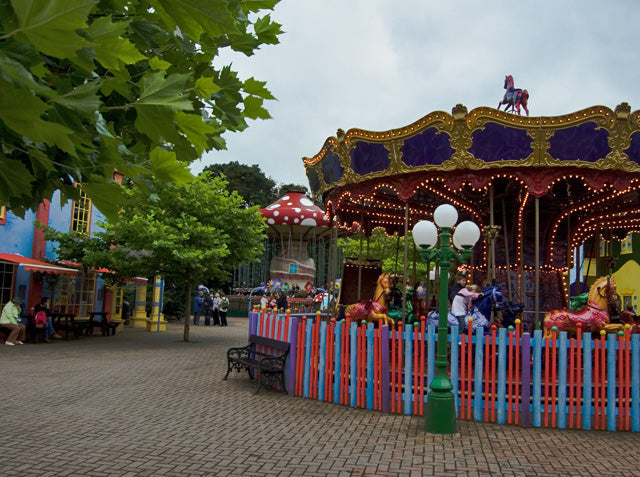 Historical family attraction area at Alton Towers photographed by Paul Harrop, CC BY-SA 2.0; illustrative, not today's buggy hire desk.